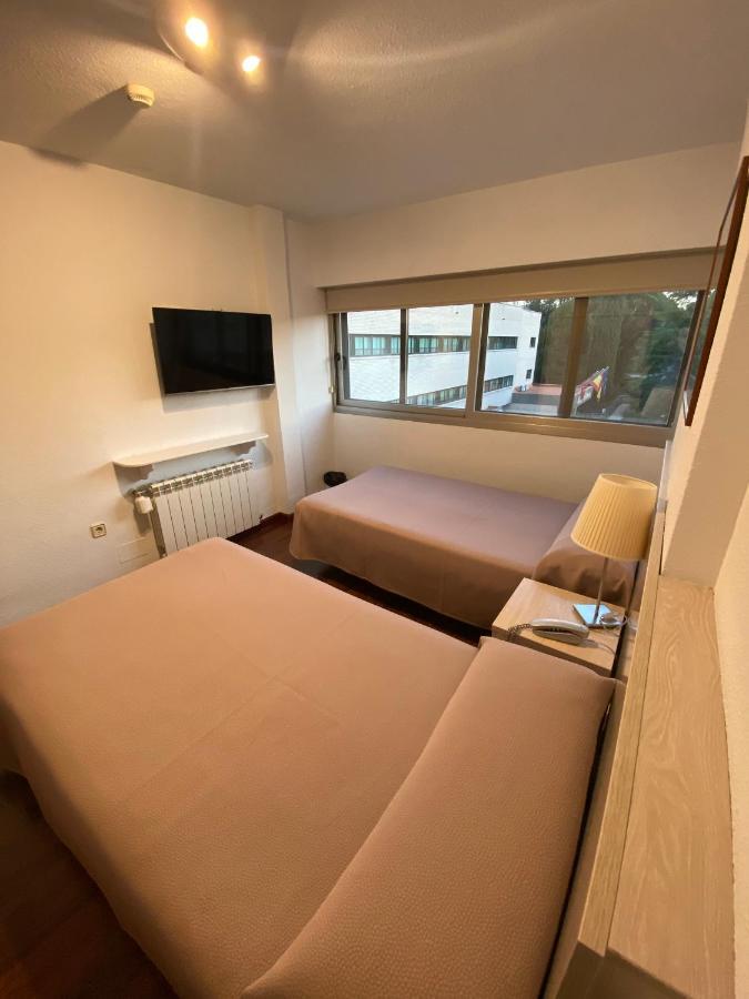 Hotel Escuela Madrid Luaran gambar