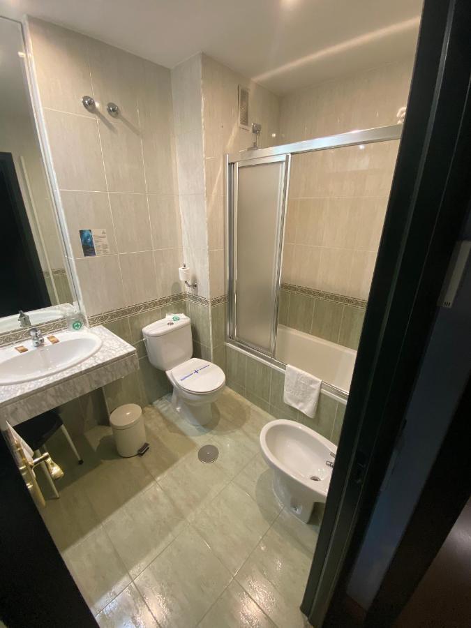 Hotel Escuela Madrid Luaran gambar