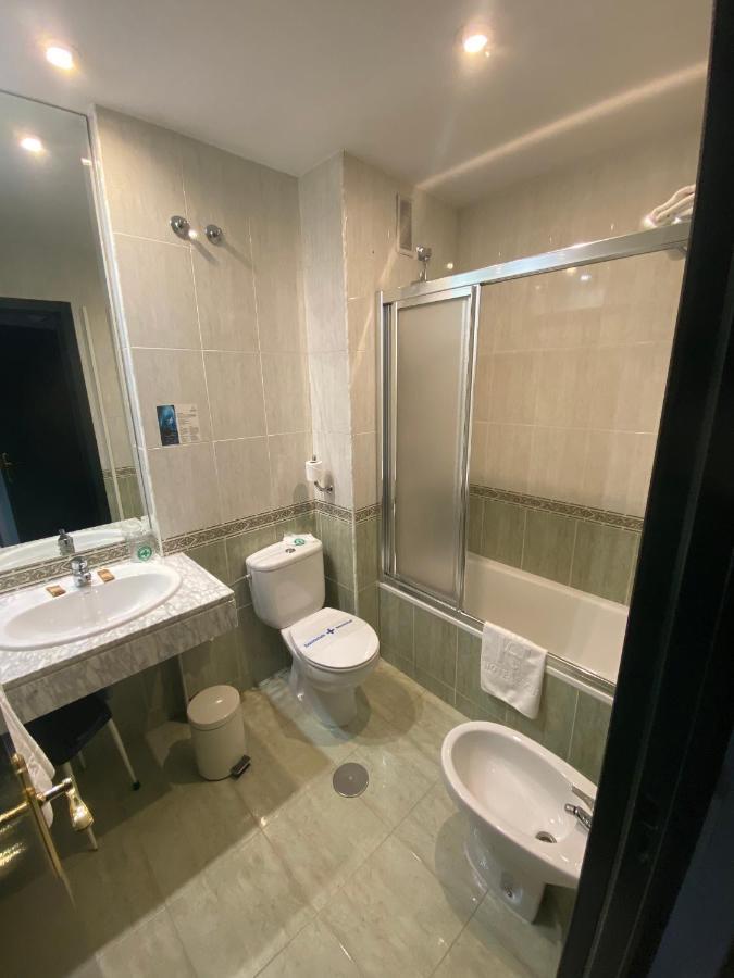 Hotel Escuela Madrid Luaran gambar