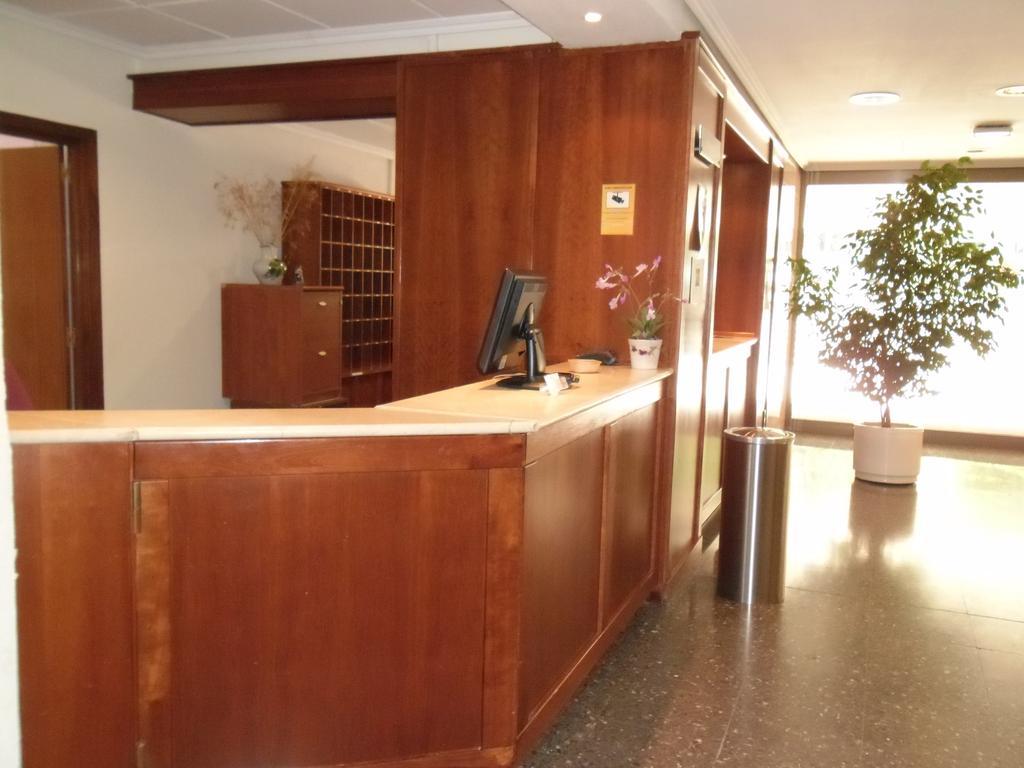 Hotel Escuela Madrid Luaran gambar