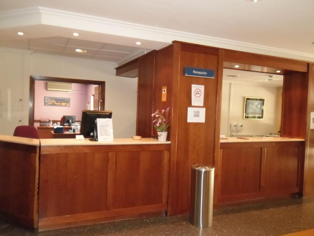 Hotel Escuela Madrid Luaran gambar