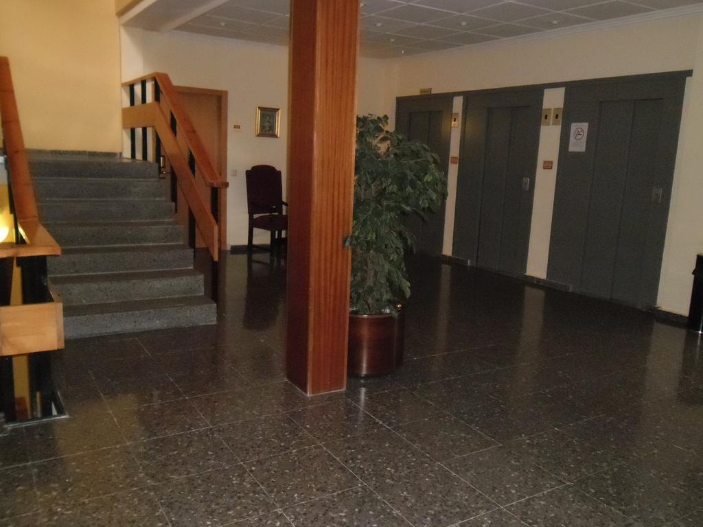 Hotel Escuela Madrid Luaran gambar