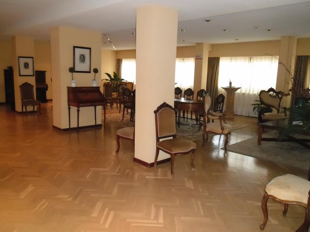 Hotel Escuela Madrid Luaran gambar