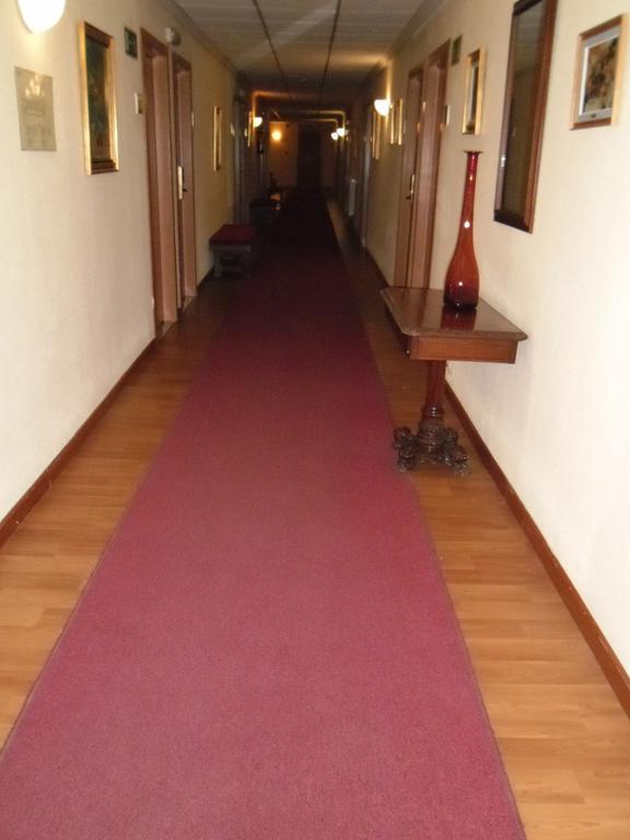 Hotel Escuela Madrid Bilik gambar
