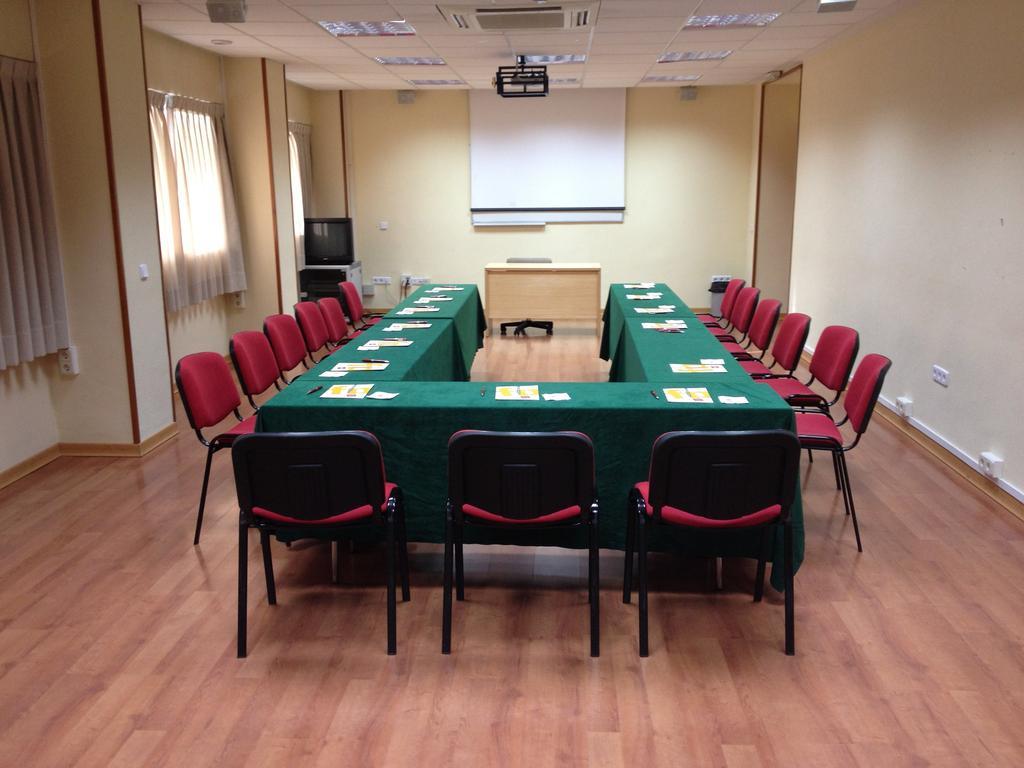 Hotel Escuela Madrid Luaran gambar