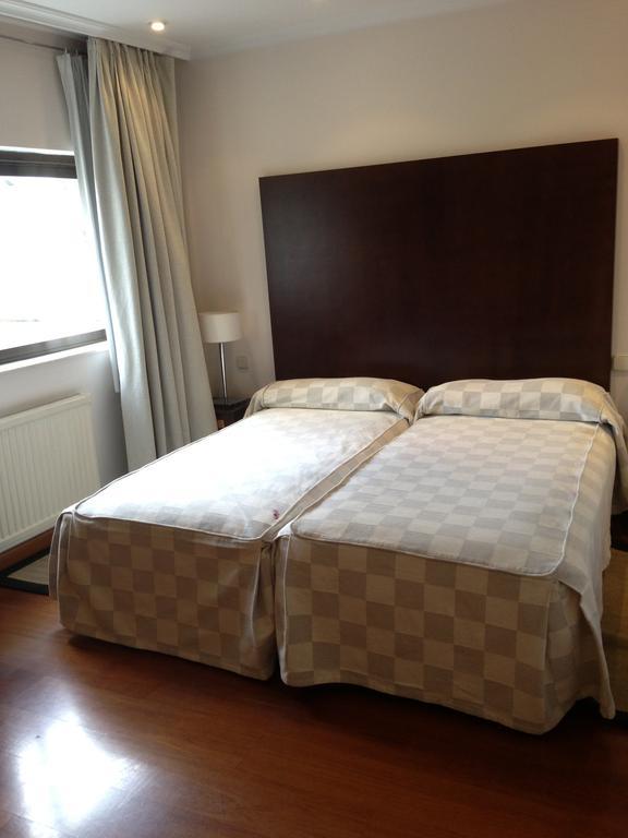 Hotel Escuela Madrid Bilik gambar
