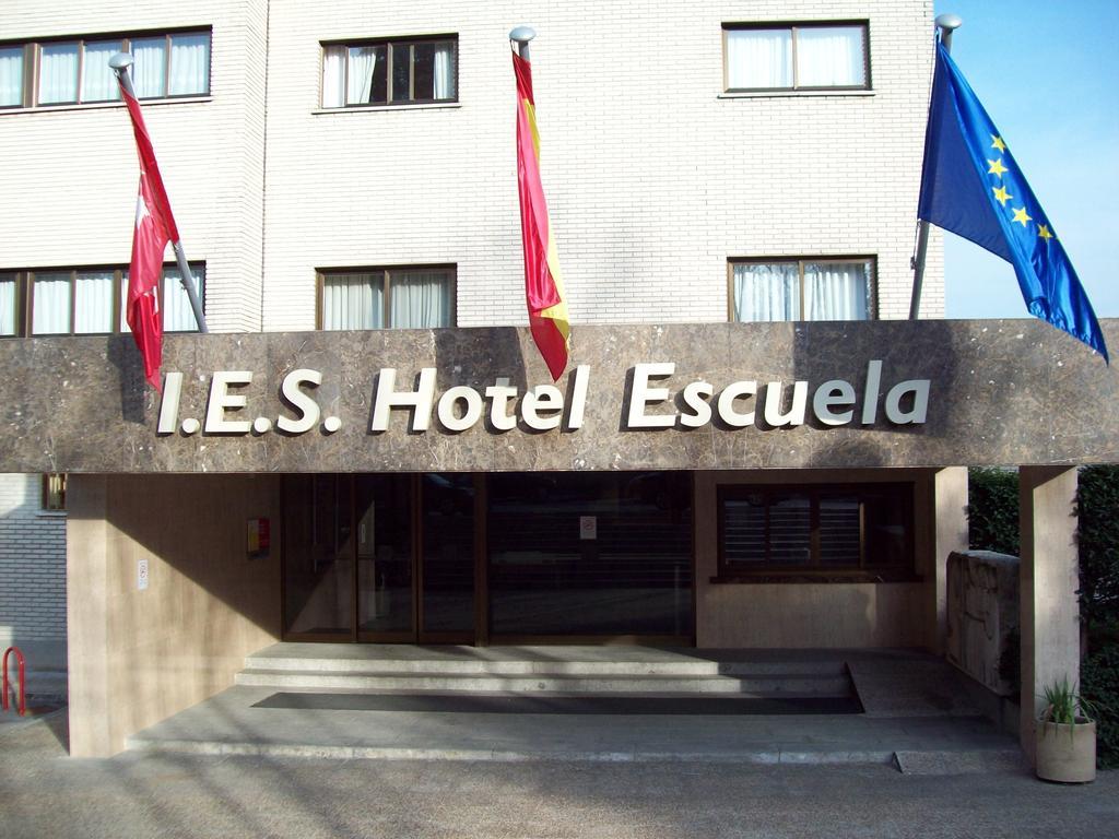 Hotel Escuela Madrid Luaran gambar