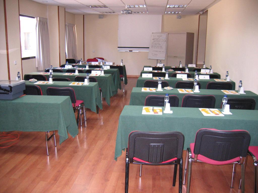 Hotel Escuela Madrid Luaran gambar