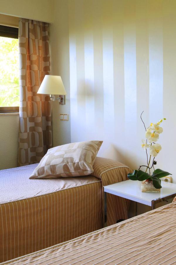 Hotel Escuela Madrid Luaran gambar